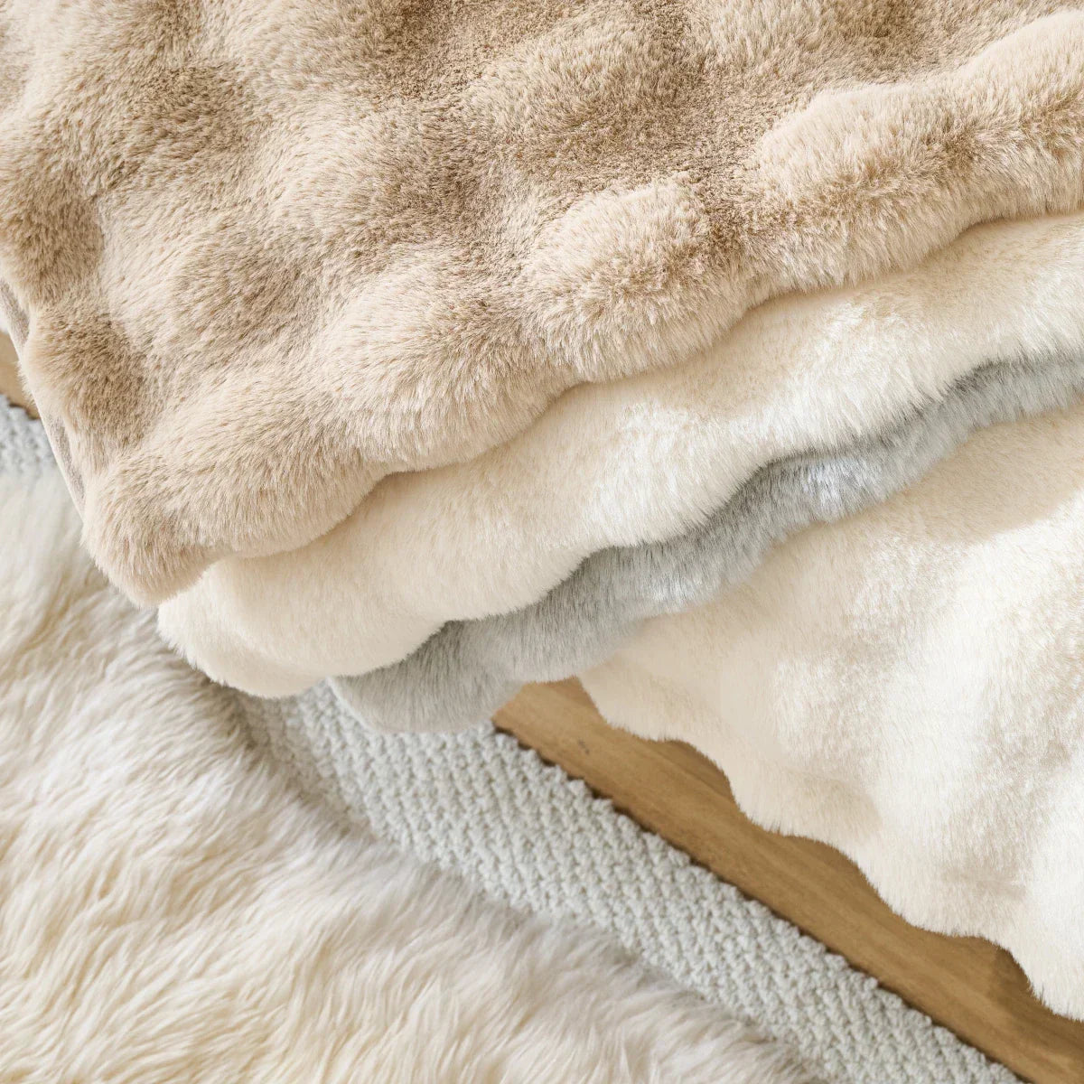 Soft, non-slip plush sofa cover